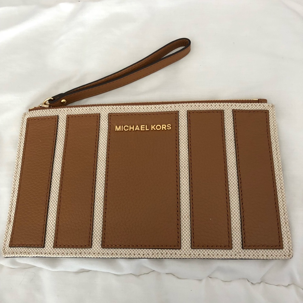 Michael Kors wristlet